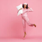 Photo d'ne femme portant un pyjama